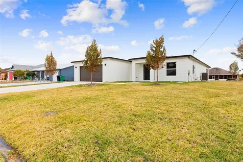 560 SW Carter Avenue Port St. Lucie FL 34983