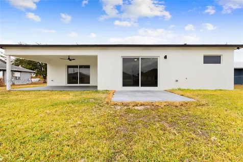 560 SW Carter Avenue Port St. Lucie FL 34983