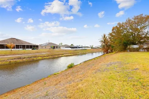 560 SW Carter Avenue Port St. Lucie FL 34983