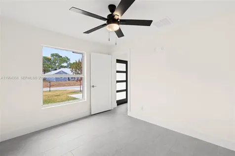 560 SW Carter Avenue Port St. Lucie FL 34983