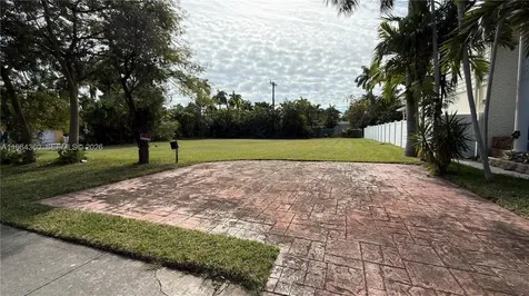 1000 Harrison Street Hollywood FL 33019