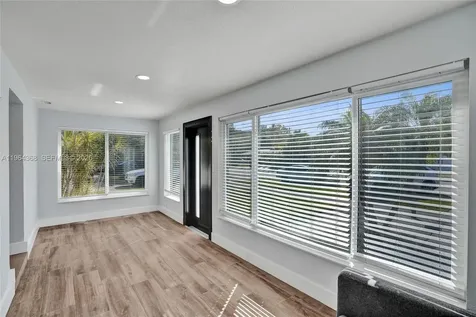 1517 Moffett Street Hollywood FL 33020