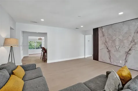 1517 Moffett Street Hollywood FL 33020