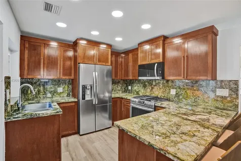1517 Moffett Street Hollywood FL 33020