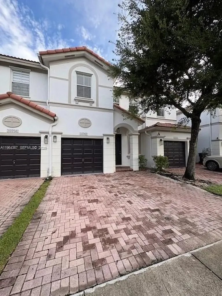 10762 NW 80th Lane Doral FL 33178