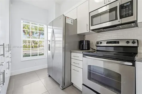 2 Simonton Circle Weston FL 33326