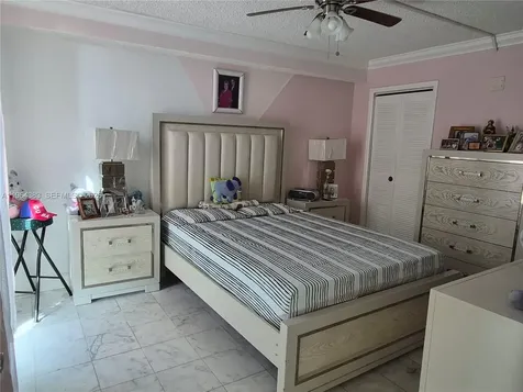 11800 SW 18th Street Miami FL 33175