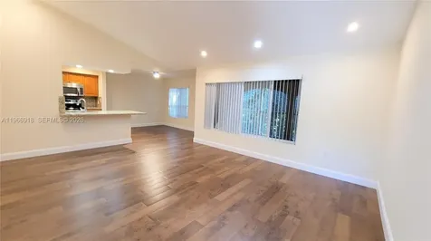 2420 NW 33rd Street Oakland Park FL 33309