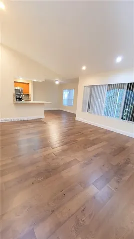2420 NW 33rd Street Oakland Park FL 33309