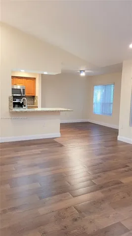 2420 NW 33rd Street Oakland Park FL 33309