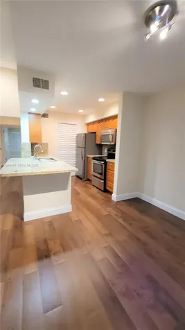 2420 NW 33rd Street Oakland Park FL 33309