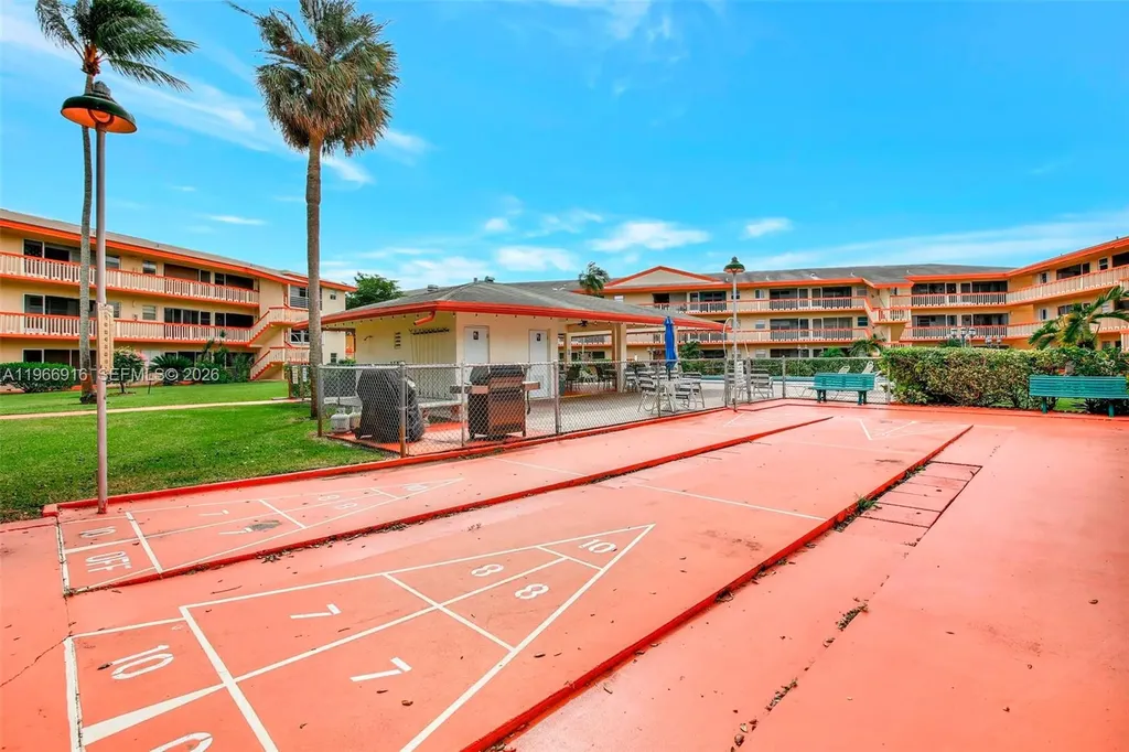 5300 Washington Street Hollywood FL 33021