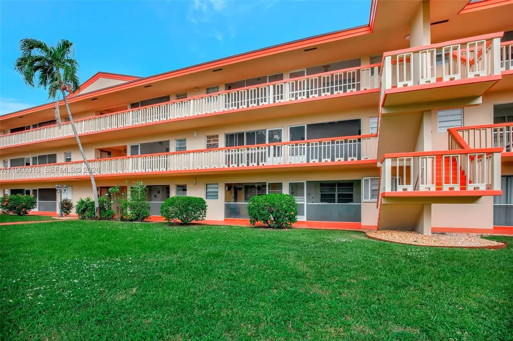 5300 Washington Street Hollywood FL 33021