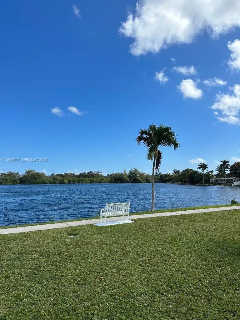2300 Park Lane Hollywood FL 33021