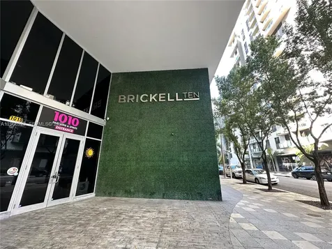 1010 SW 2nd Avenue Miami FL 33130