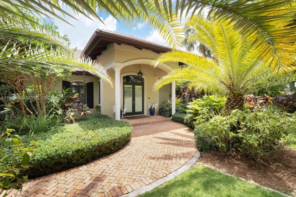 10601 SW 72nd Court Pinecrest FL 33156