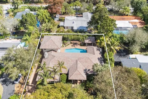 10601 SW 72nd Court Pinecrest FL 33156