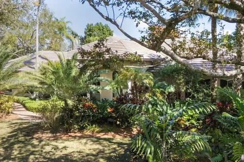 10601 SW 72nd Court Pinecrest FL 33156