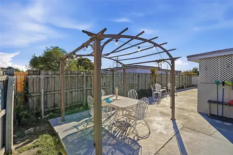 4791 W 3rd Avenue Hialeah FL 33012