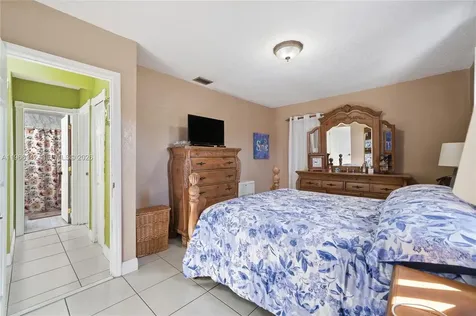 4791 W 3rd Avenue Hialeah FL 33012