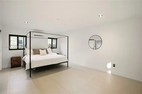 14324 Garden Drive Miami FL 33168