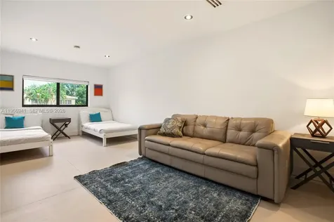 14324 Garden Drive Miami FL 33168
