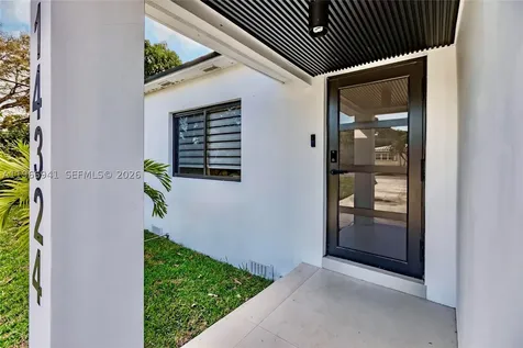 14324 Garden Drive Miami FL 33168