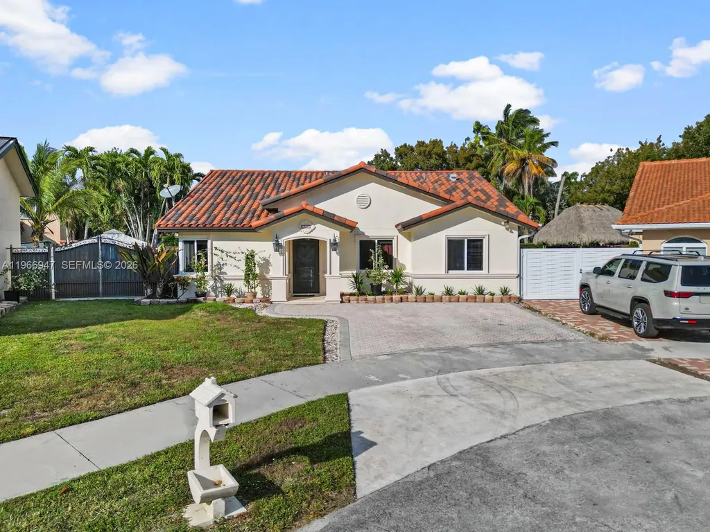 15715 SW 76th Terrace Miami FL 33193