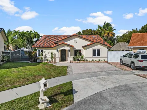 15715 SW 76th Terrace Miami FL 33193