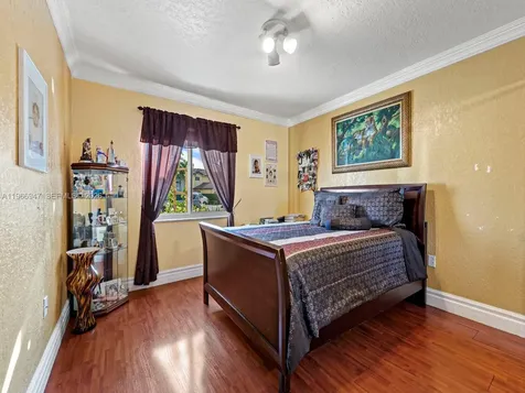 15715 SW 76th Terrace Miami FL 33193