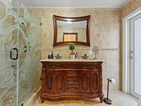 15715 SW 76th Terrace Miami FL 33193