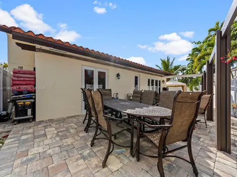 15715 SW 76th Terrace Miami FL 33193
