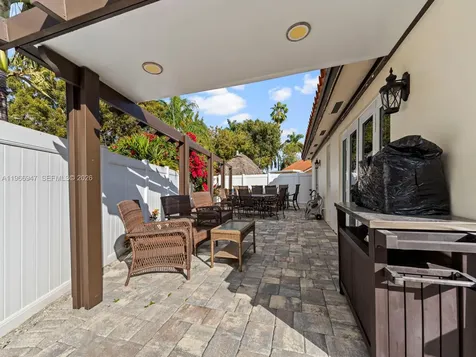 15715 SW 76th Terrace Miami FL 33193