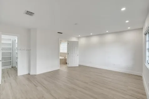 19710 NE 23rd Avenue Miami FL 33180