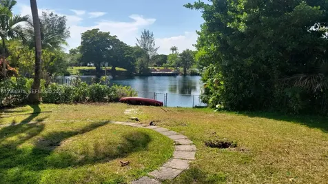 19710 NE 23rd Avenue Miami FL 33180