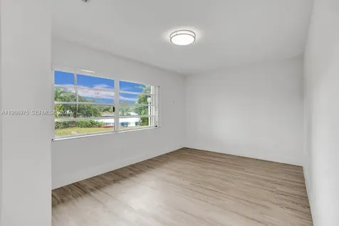 19710 NE 23rd Avenue Miami FL 33180
