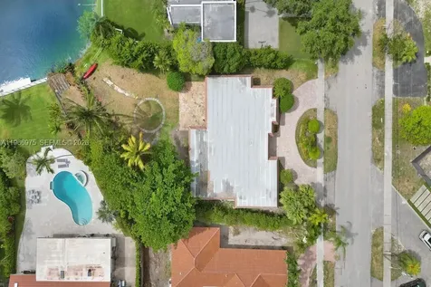 19710 NE 23rd Avenue Miami FL 33180
