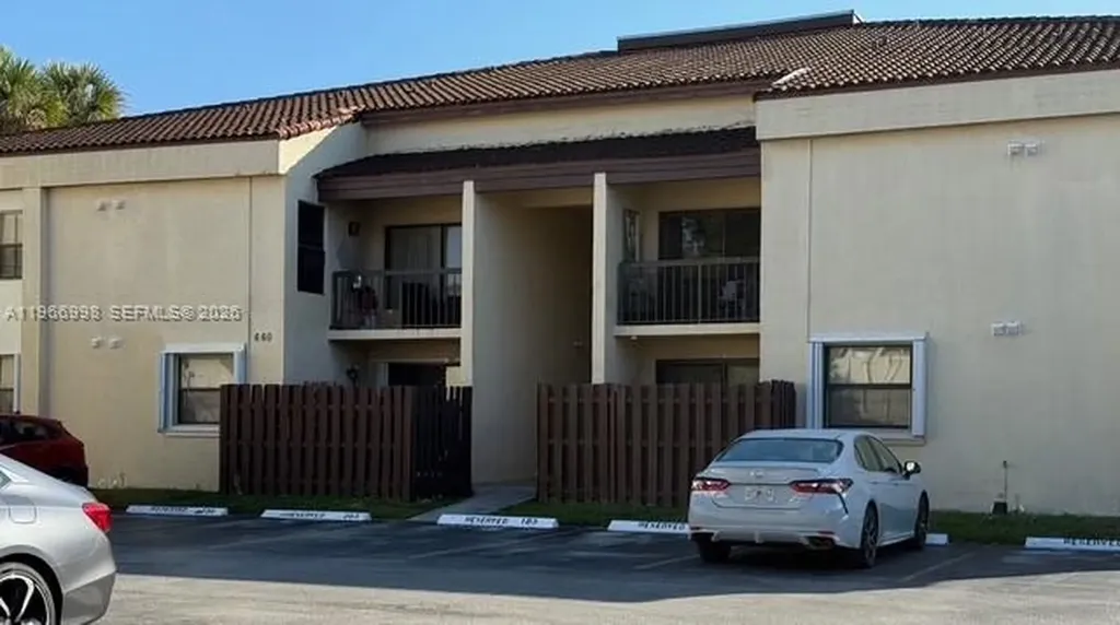 660 W Park Drive Miami FL 33172