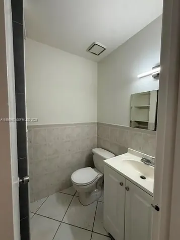 660 W Park Drive Miami FL 33172