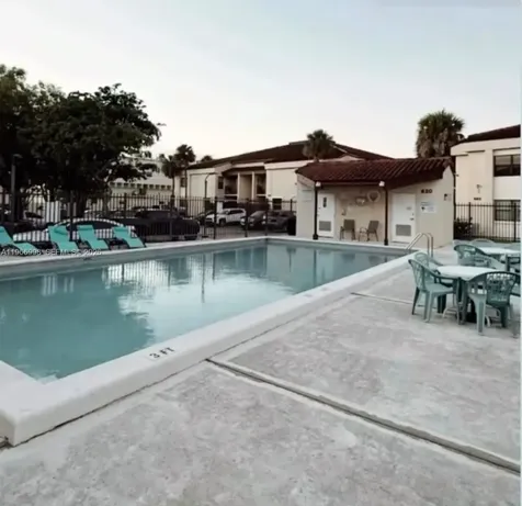 660 W Park Drive Miami FL 33172