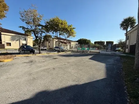 660 W Park Drive Miami FL 33172
