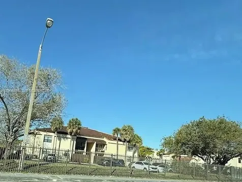 660 W Park Drive Miami FL 33172