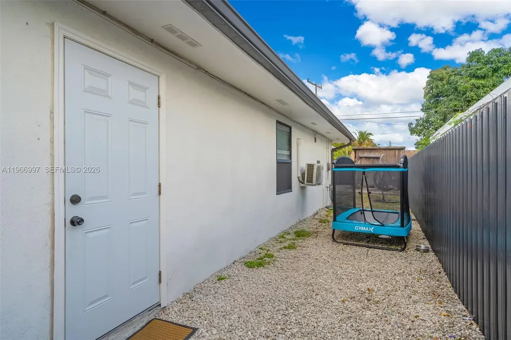 411 N 61st Avenue Hollywood FL 33024