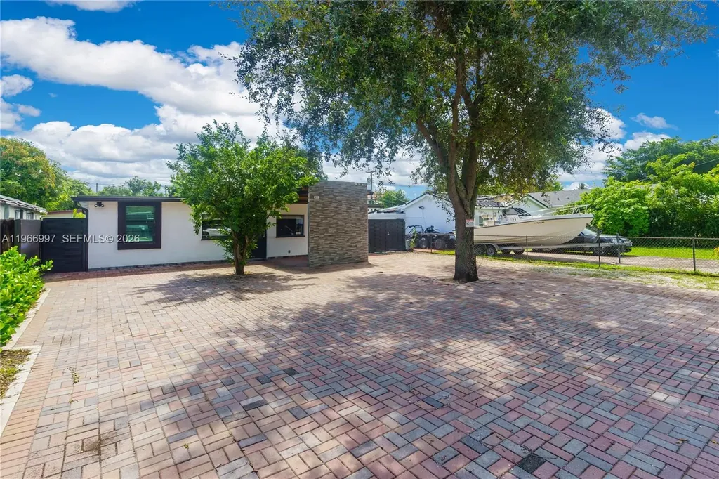 411 N 61st Avenue Hollywood FL 33024
