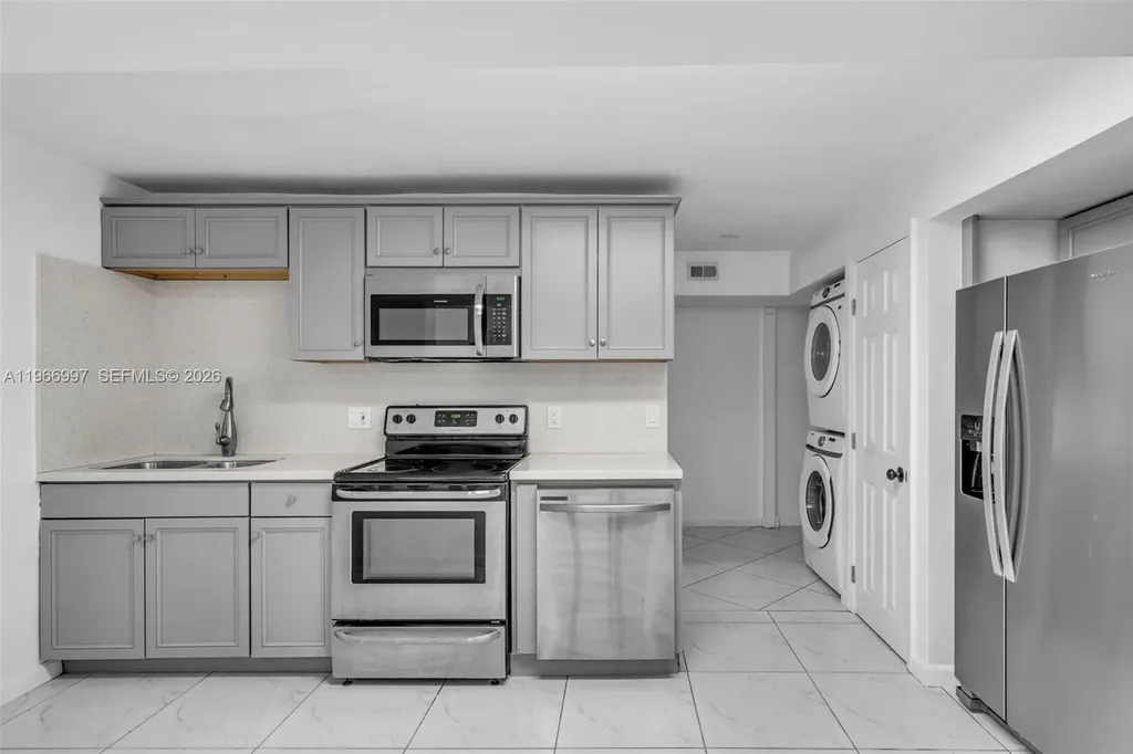 411 N 61st Avenue Hollywood FL 33024