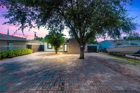411 N 61st Avenue Hollywood FL 33024