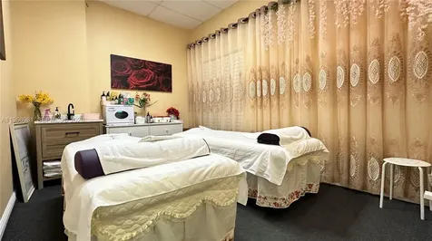 SW 40 Street Miami FL 33165