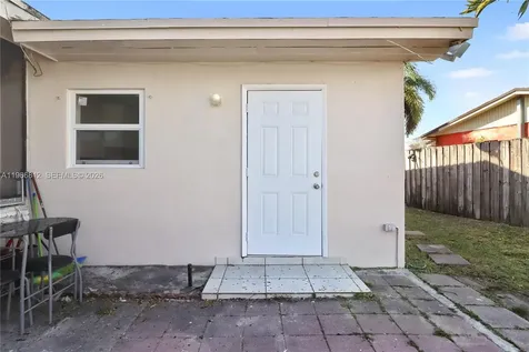 15264 SW 102nd Court Miami FL 33157