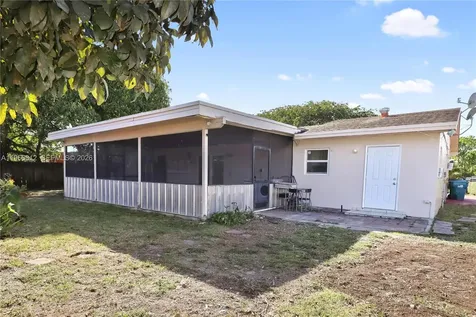 15264 SW 102nd Court Miami FL 33157