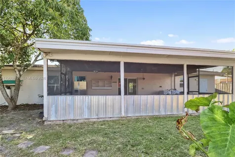 15264 SW 102nd Court Miami FL 33157